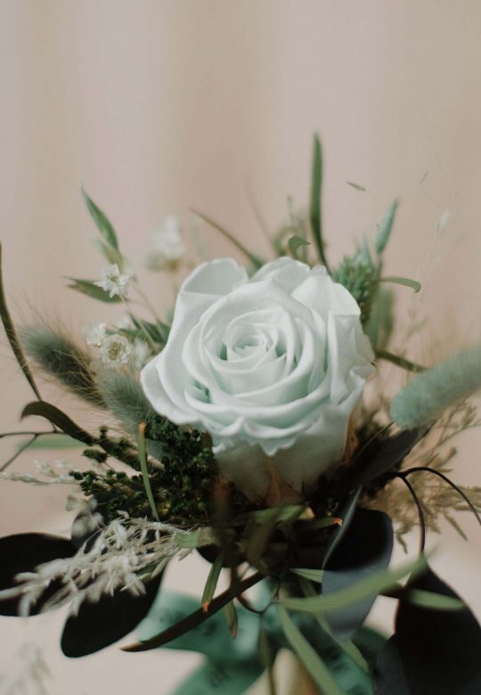 „Cause i love you for Infinity“ - Rosenstrauß mit Vase